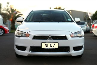 2011 Mitsubishi Galant - Thumbnail
