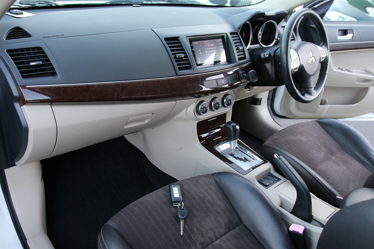 2011 Mitsubishi Galant