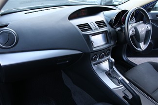 2010 Mazda Axela - Thumbnail