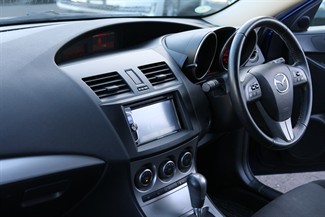 2010 Mazda Axela - Thumbnail