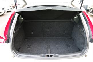 2013 Volvo V40 - Thumbnail