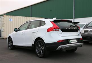 2013 Volvo V40 - Thumbnail