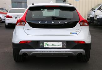 2013 Volvo V40 - Thumbnail