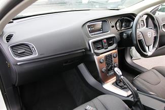 2013 Volvo V40 - Thumbnail