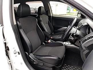 2012 Mitsubishi Outlander - Thumbnail