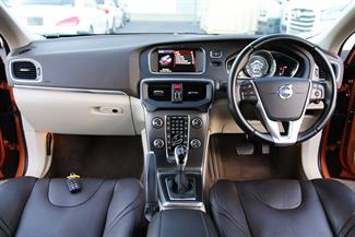 2014 Volvo V40 - Thumbnail