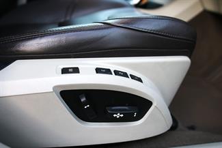 2014 Volvo V40 - Thumbnail
