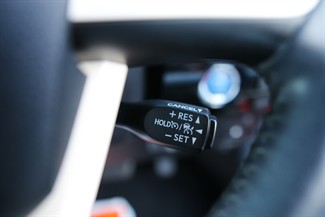 2017 Toyota Prius - Thumbnail