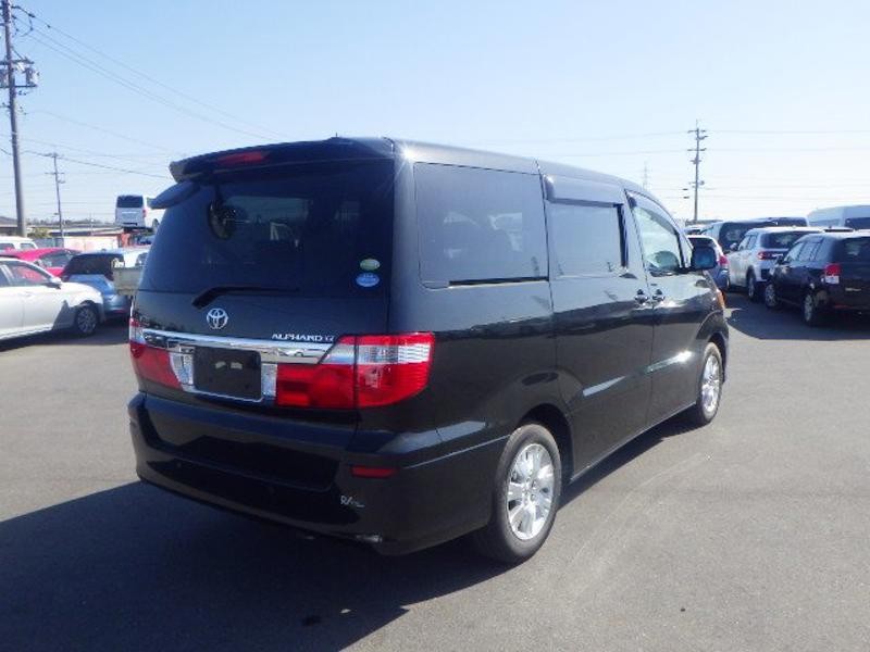 2004 Toyota Alphard