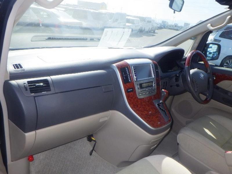 2004 Toyota Alphard