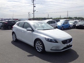 2015 Volvo V40 - Thumbnail