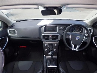 2015 Volvo V40 - Thumbnail