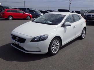 2015 Volvo V40 - Thumbnail