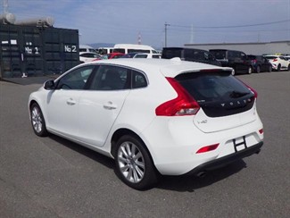 2015 Volvo V40 - Thumbnail