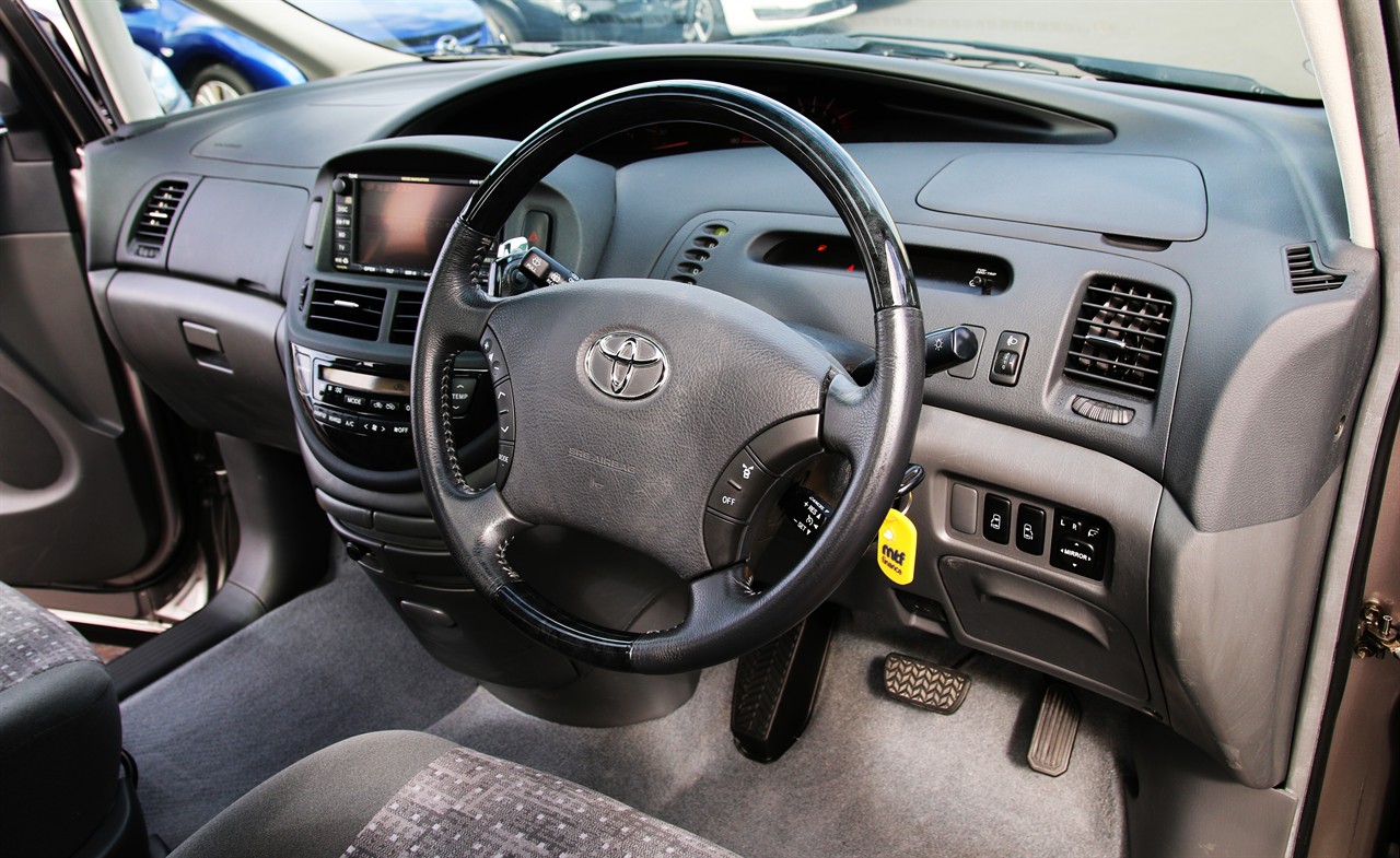 2005 Toyota Estima