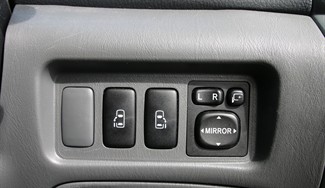 2005 Toyota Estima - Thumbnail