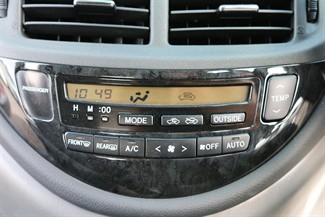 2005 Toyota Estima - Thumbnail
