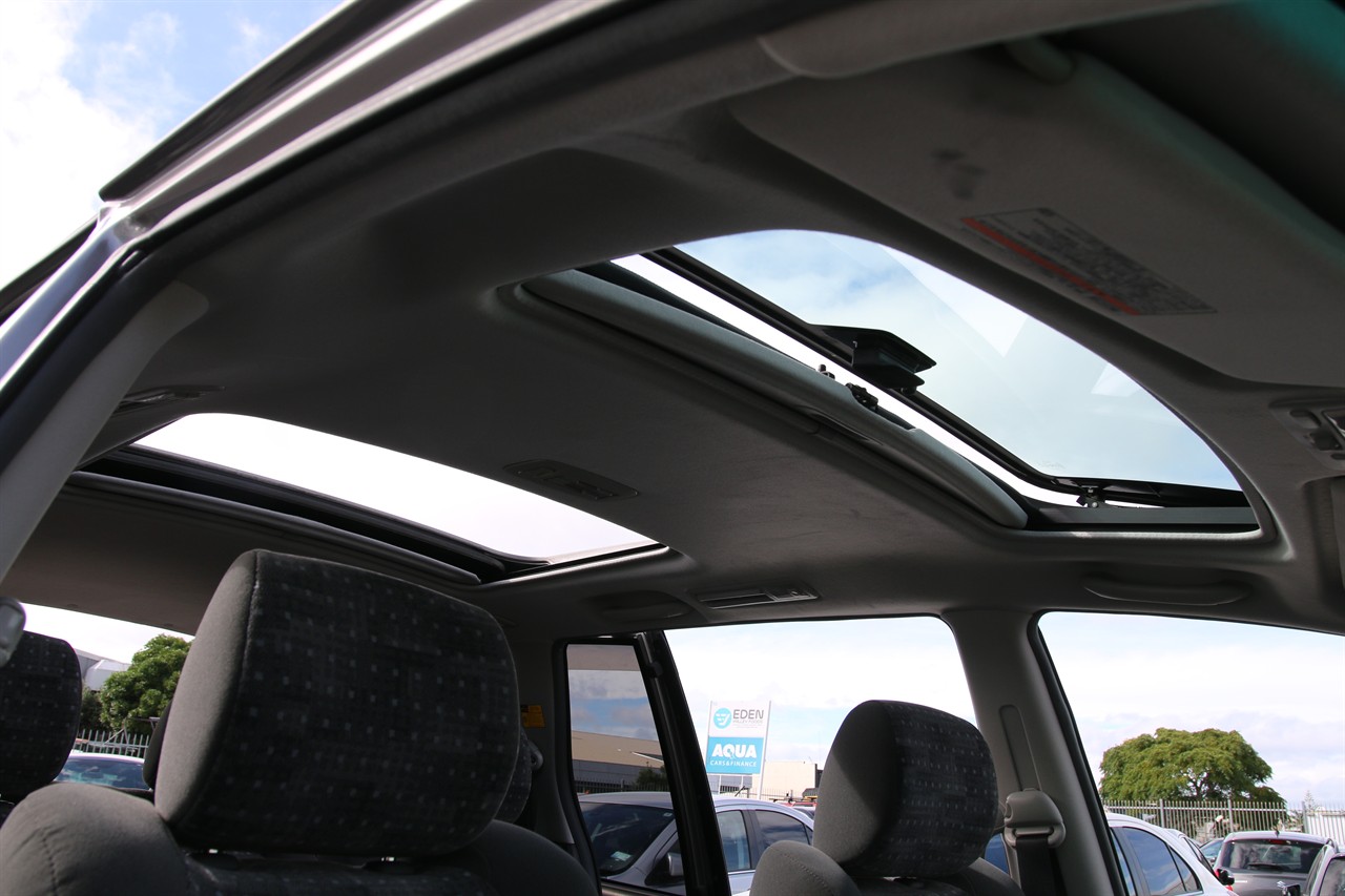 2005 Toyota Estima