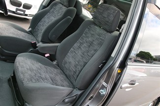 2005 Toyota Estima - Thumbnail