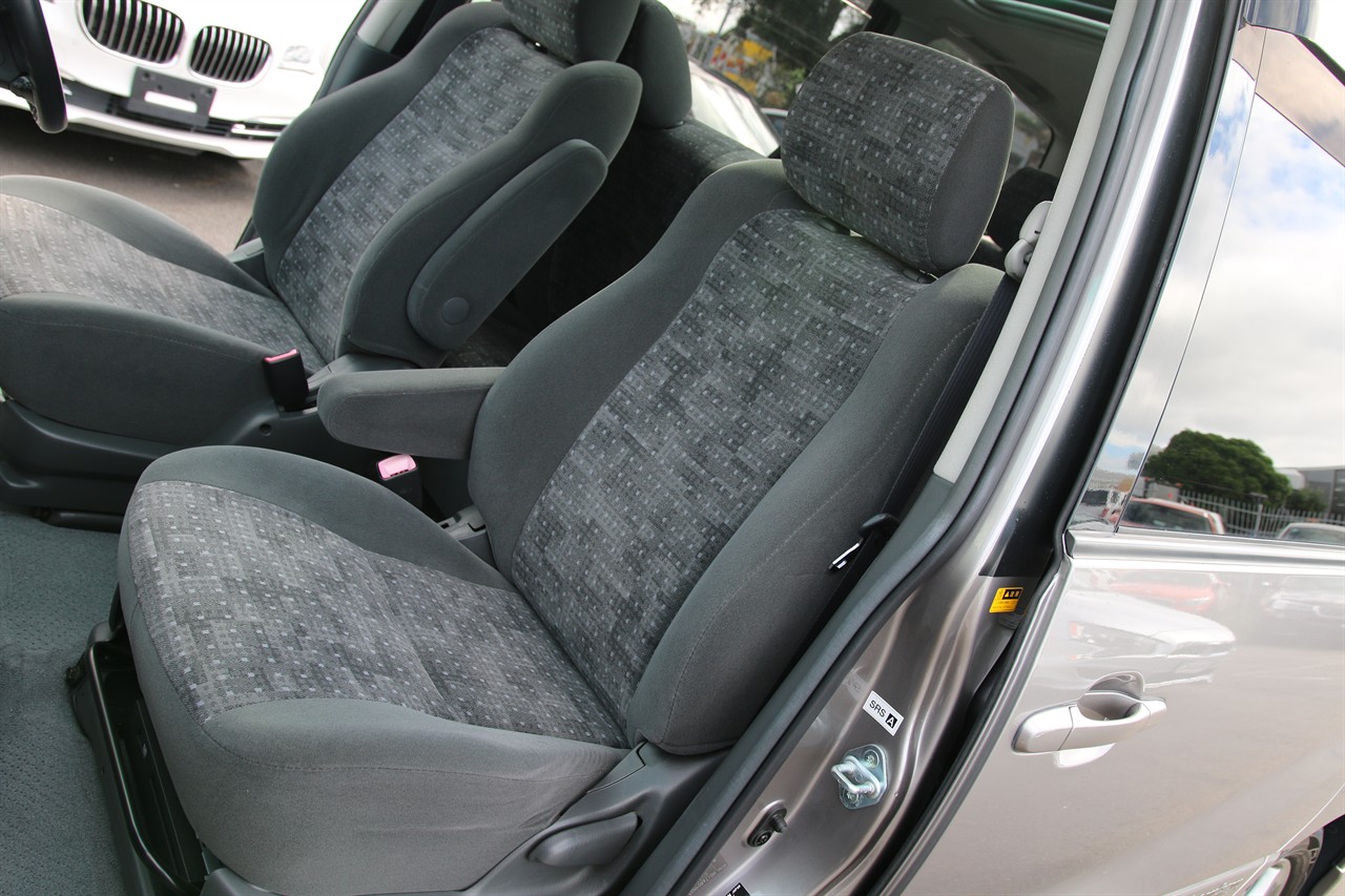 2005 Toyota Estima