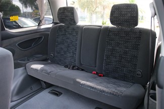 2005 Toyota Estima - Thumbnail