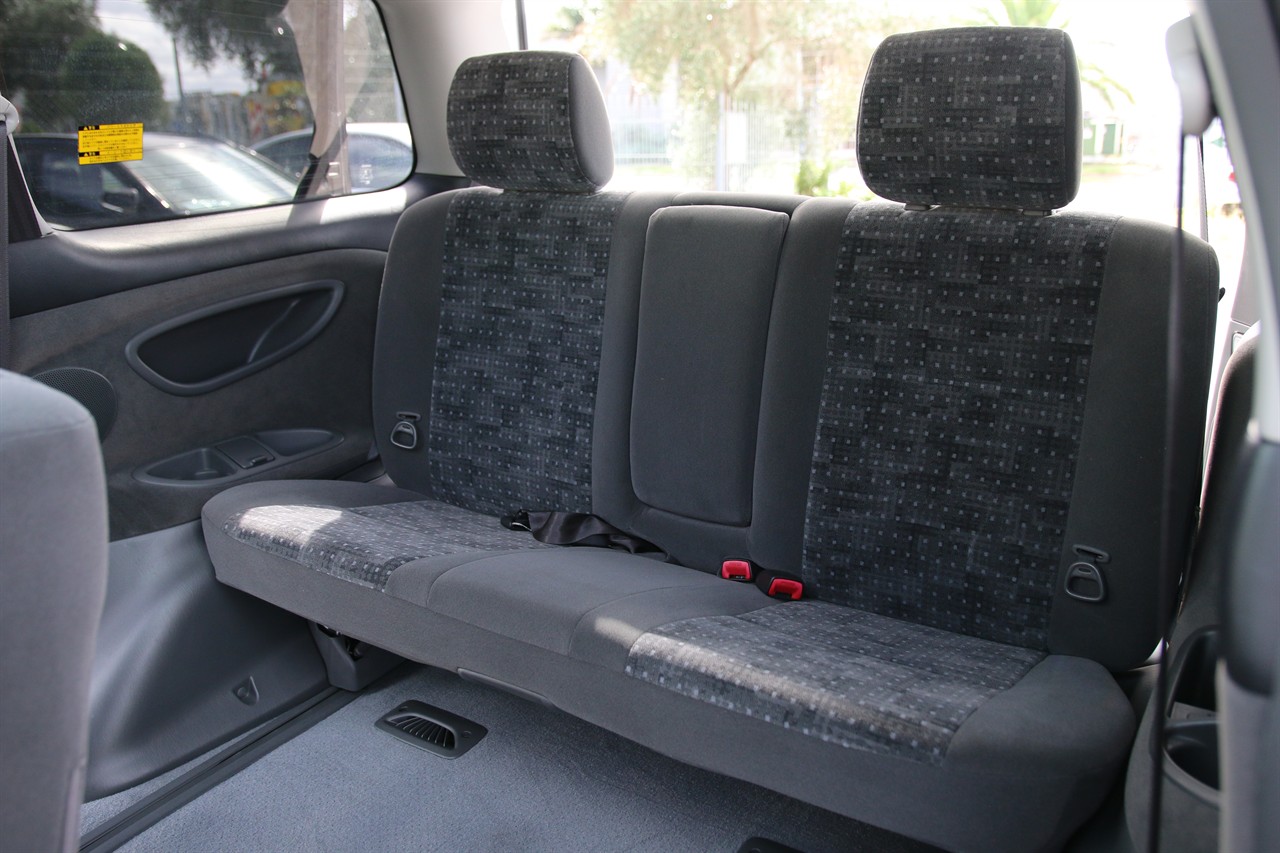 2005 Toyota Estima