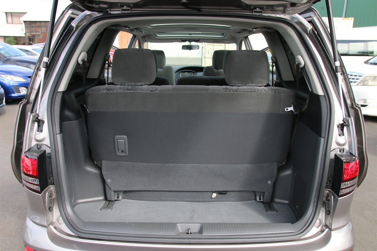 2005 Toyota Estima