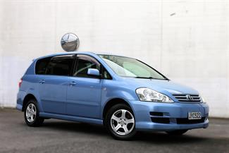 2005 Toyota Ipsum - Thumbnail