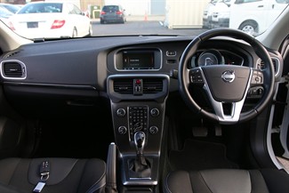 2013 Volvo V40 - Thumbnail