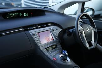 2015 Toyota Prius - Thumbnail