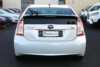 2015 Toyota Prius - Thumbnail