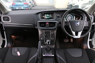 2015 Volvo V40 - Thumbnail