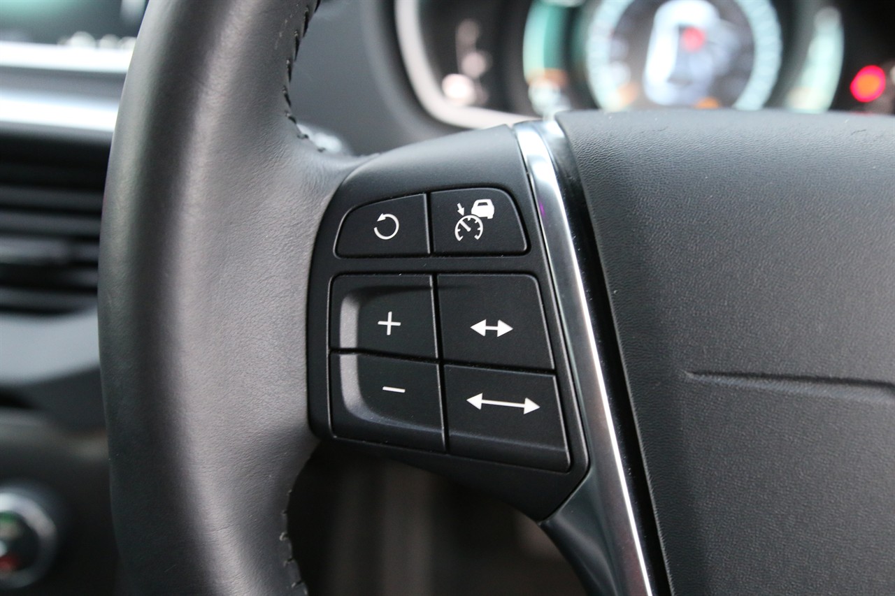2015 Volvo V40