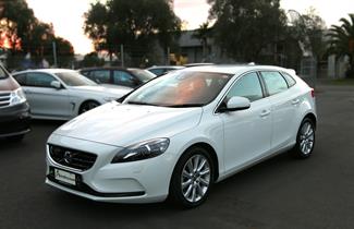 2015 Volvo V40 - Thumbnail