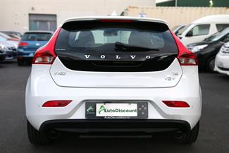 2015 Volvo V40 - Thumbnail