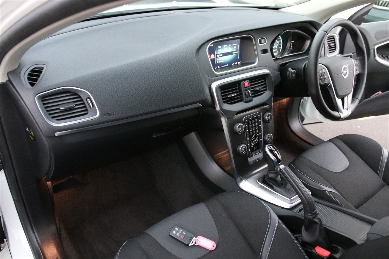 2015 Volvo V40