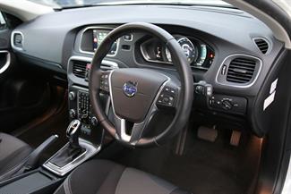 2015 Volvo V40 - Thumbnail