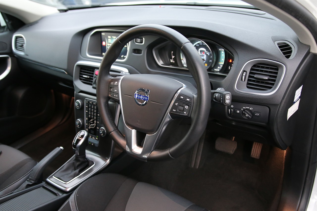 2015 Volvo V40