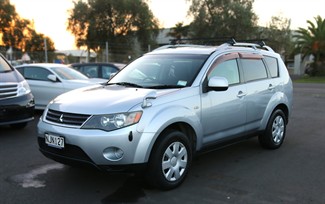 2007 Mitsubishi Outlander - Thumbnail