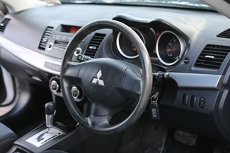 2010 Mitsubishi Galant - Thumbnail