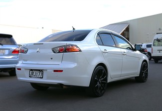 2010 Mitsubishi Galant - Thumbnail