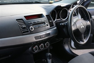 2010 Mitsubishi Galant - Thumbnail