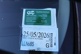 2005 Toyota Alphard - Thumbnail
