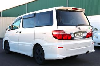 2005 Toyota Alphard - Thumbnail