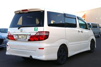 2005 Toyota Alphard - Thumbnail