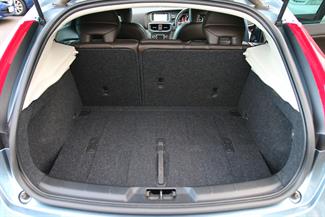 2013 Volvo V40 - Thumbnail