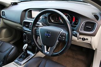 2013 Volvo V40 - Thumbnail
