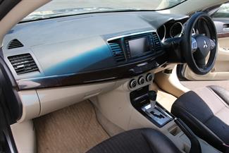 2008 Mitsubishi Galant - Thumbnail