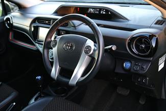 2015 Toyota Aqua - Thumbnail