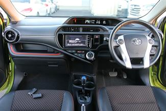 2015 Toyota Aqua - Thumbnail
